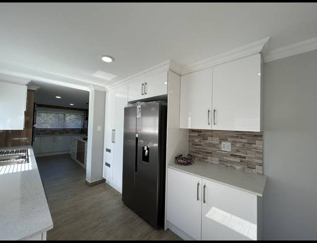 4 BEDROOM HOUSE FOR SALE IN WAVECREST
